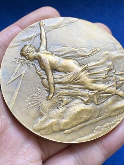 《竞宝斋》第424场 周日，周一，周二  3场连拍 （全场包邮） 法国电力女神大铜章 151克 67.4mm 丰饶角铜标