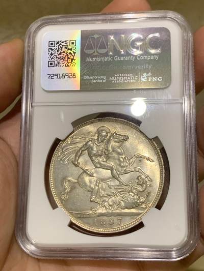 《竞宝斋》第424场 周日，周一，周二  3场连拍 （全场包邮） NGC MS63 维多利亚1897LX大披纱马剑克朗，顶级卷开原光品相，整体打制非常犀利，人像马剑图案饱满，有轻微镜面感，更高分数6枚。