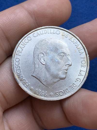 《竞宝斋》第424场 周日，周一，周二  3场连拍 （全场包邮） 西班牙1966年弗朗哥100比塞塔银币 19g 800银 未流通品