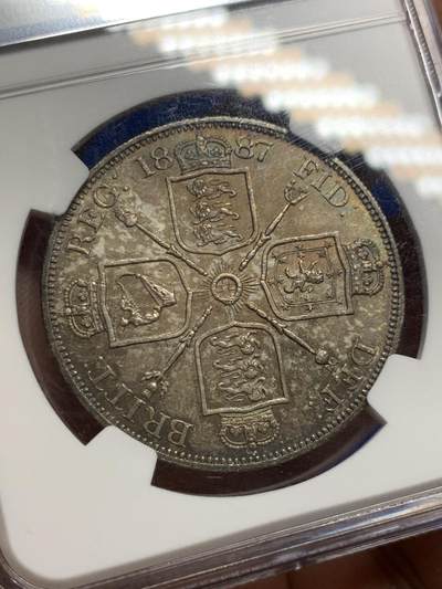 《竞宝斋》第424场 周日，周一，周二  3场连拍 （全场包邮） NGC MS62 英国1887年维多利亚双弗罗林银币，古罗马数字1版本，深五彩包浆。