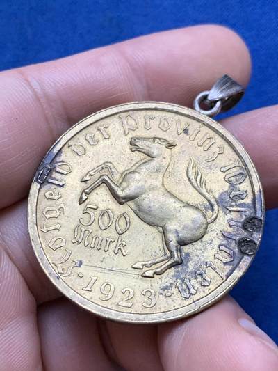 《竞宝斋》第424场 周日，周一，周二  3场连拍 （全场包邮） 德国德紧时期1923年威斯特伐利亚省500马克改吊坠 20.15克 38mm 背面有焊接痕迹