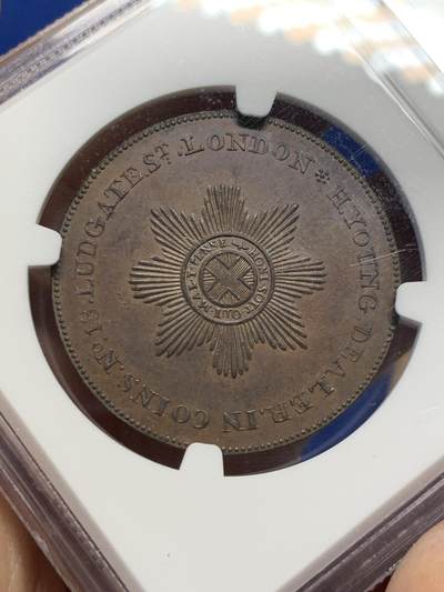 《竞宝斋》第424场 周日，周一，周二  3场连拍 （全场包邮） NGC MS63BN 英国1794年米德尔塞克斯郡1便士Token大铜币，非常漂亮的设计，正面建筑细节堪称纤毫毕现，精美程度令人叹为观止。1便士Token远比半便士少见的多