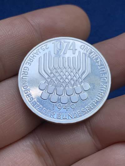 《竞宝斋》第424场 周日，周一，周二  3场连拍 （全场包邮） 联邦德国1974年5马克银币 宪法颁布25周年 原光UNC品相精制币