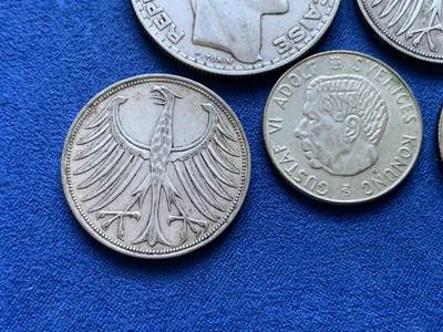 《竞宝斋》第424场 周日，周一，周二  3场连拍 （全场包邮） 五枚一组 多国银币 总重约59.1克 细节见图