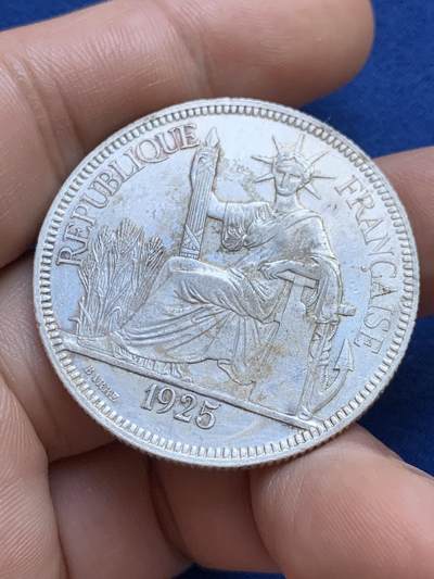 《竞宝斋》第424场 周日，周一，周二  3场连拍 （全场包邮） 法属印支1925年坐洋1皮阿斯特银币