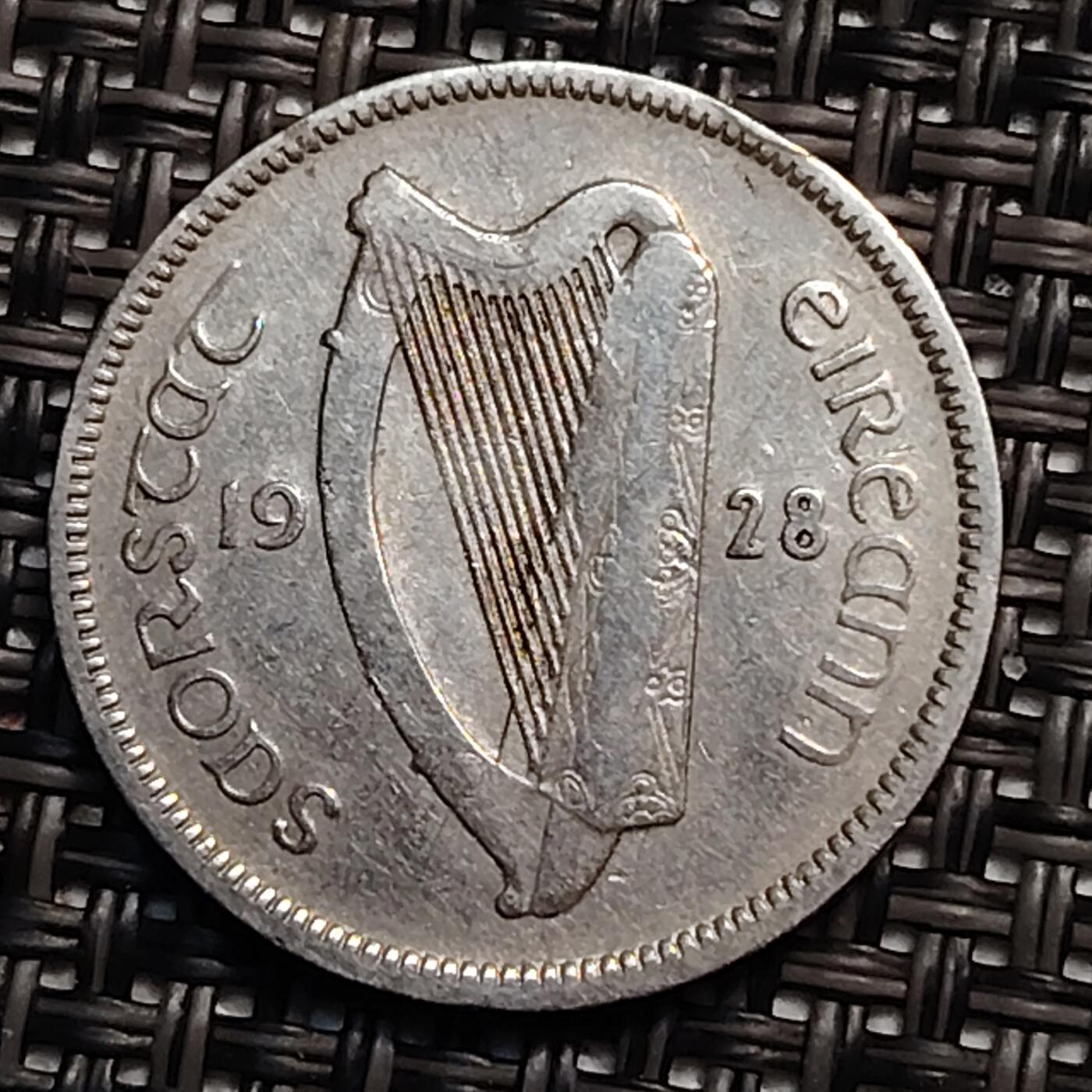 布加迪🐬～世界钱币(上海)🌾第 246 期 /  各国套币和散币 爱尔兰🇮🇪 1928年 6便士 猎狗图案