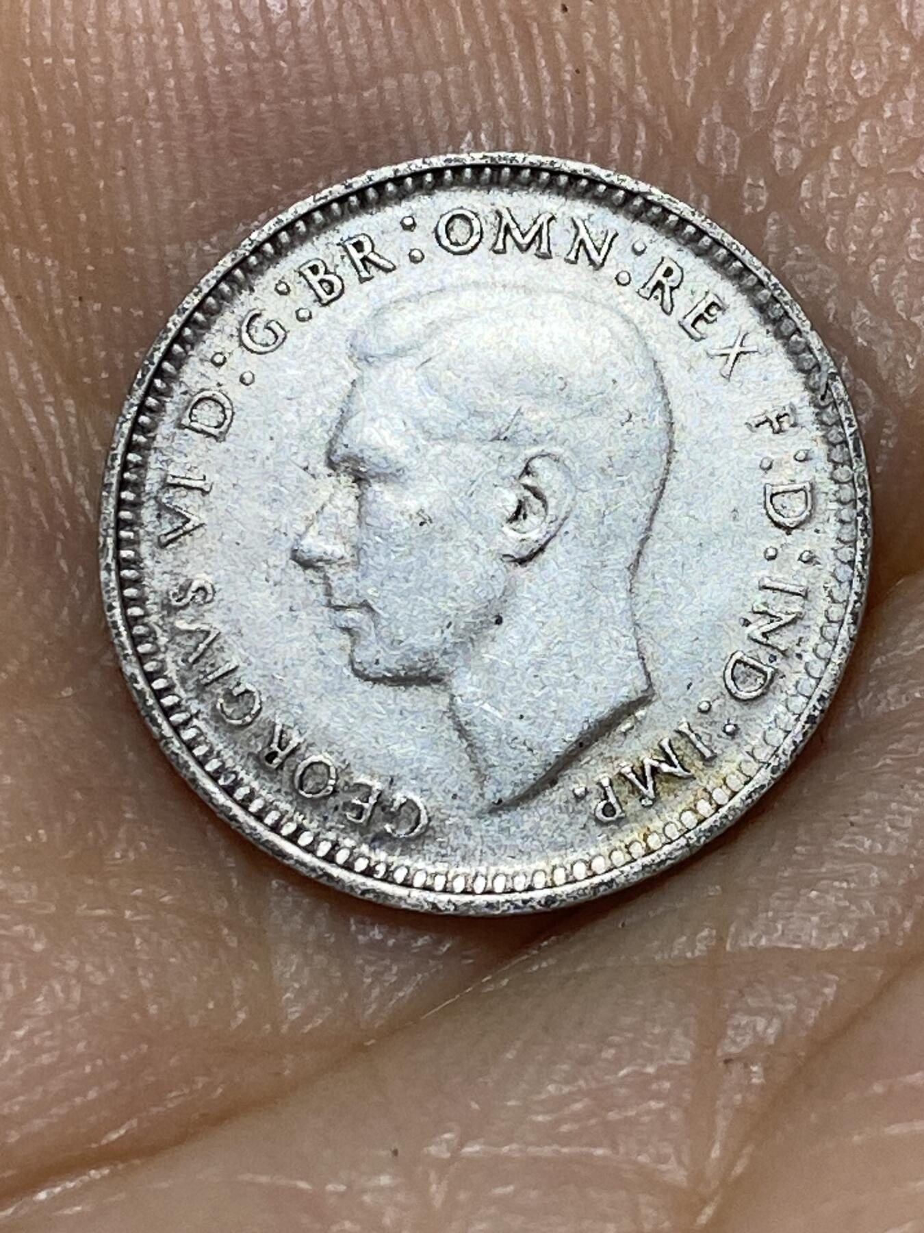 2025年第九十八场(总第一百二十四场）外国好品散币(免佣金) 澳大利亚🇦🇺1944年3便士银币(乔治六世第一版关门年，925高银)