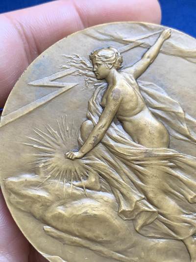 《竞宝斋》第424场 周日，周一，周二  3场连拍 （全场包邮） 法国电力女神大铜章 151克 67.4mm 丰饶角铜标