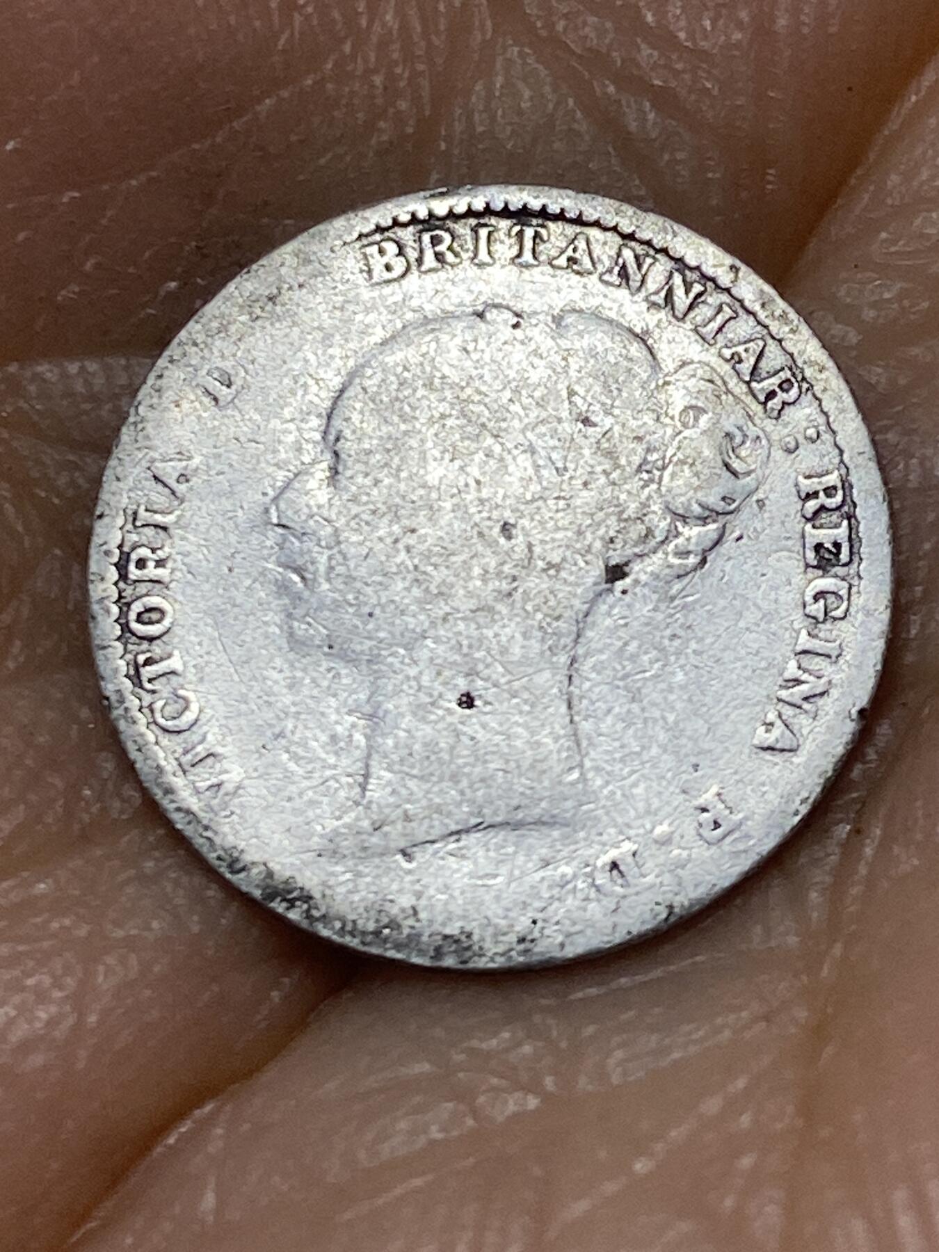2025年第九十八场(总第一百二十四场）外国好品散币(免佣金) 英国🇬🇧1886年3便士银币(维多利亚女王青年头像，925高银)