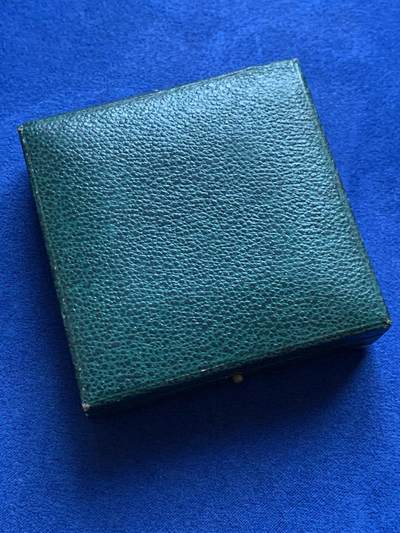 《竞宝斋》第424场 周日，周一，周二  3场连拍 （全场包邮） 法国议会颁发铜章 69.2克 49.6mm 1889 丰饶角铜标 带盒