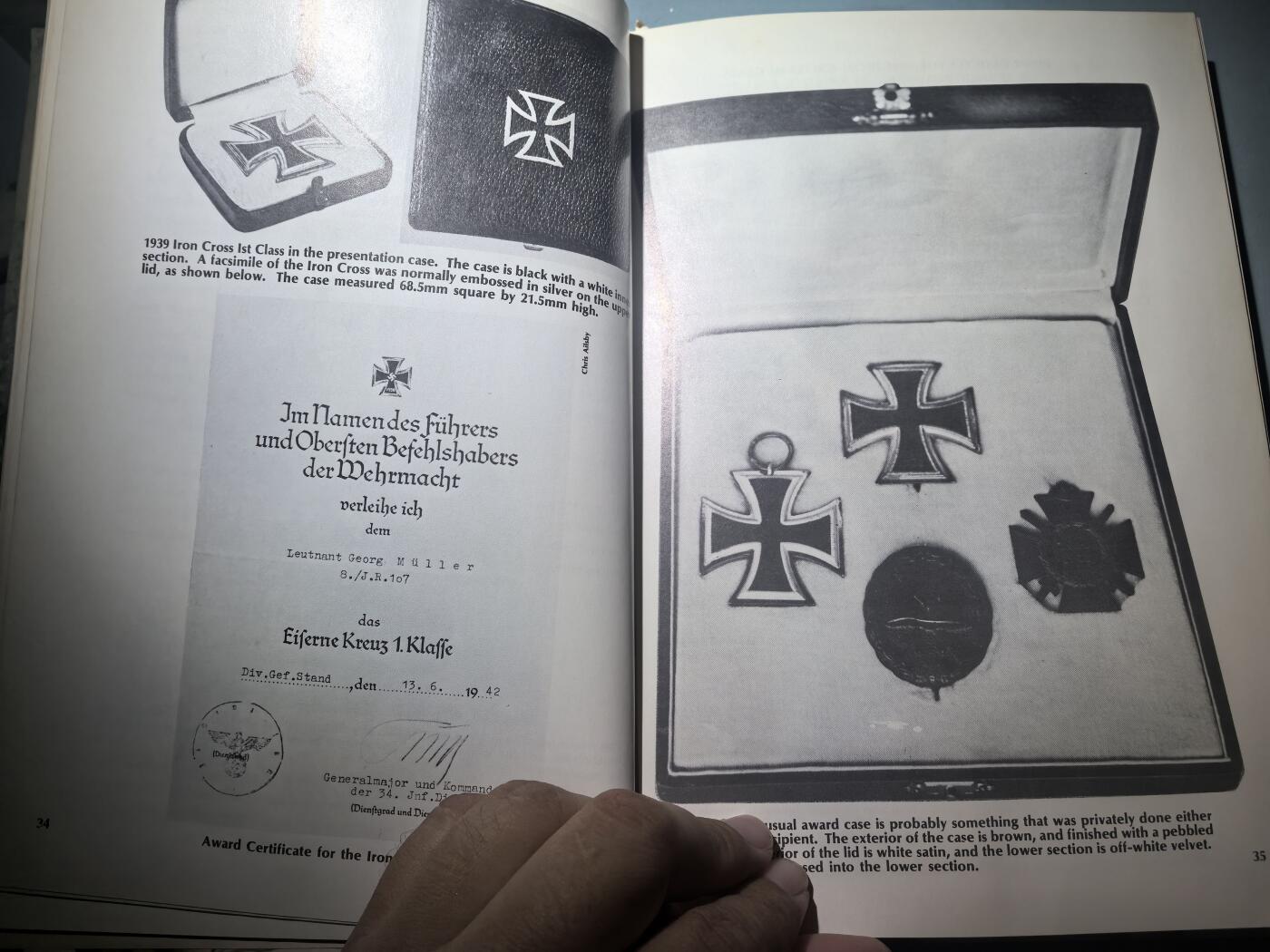 盛世勋华——号角文化勋章邮票专场拍卖第281期 德国（1939）R.J.Bender出版社 骑士十字勋章获得者全记录 上册 288页 