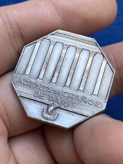 《竞宝斋》第424场 周日，周一，周二  3场连拍 （全场包邮） 法国巴黎证券交易所八角银质代币，丰饶角1AR边铭，31.3mm，20.2克