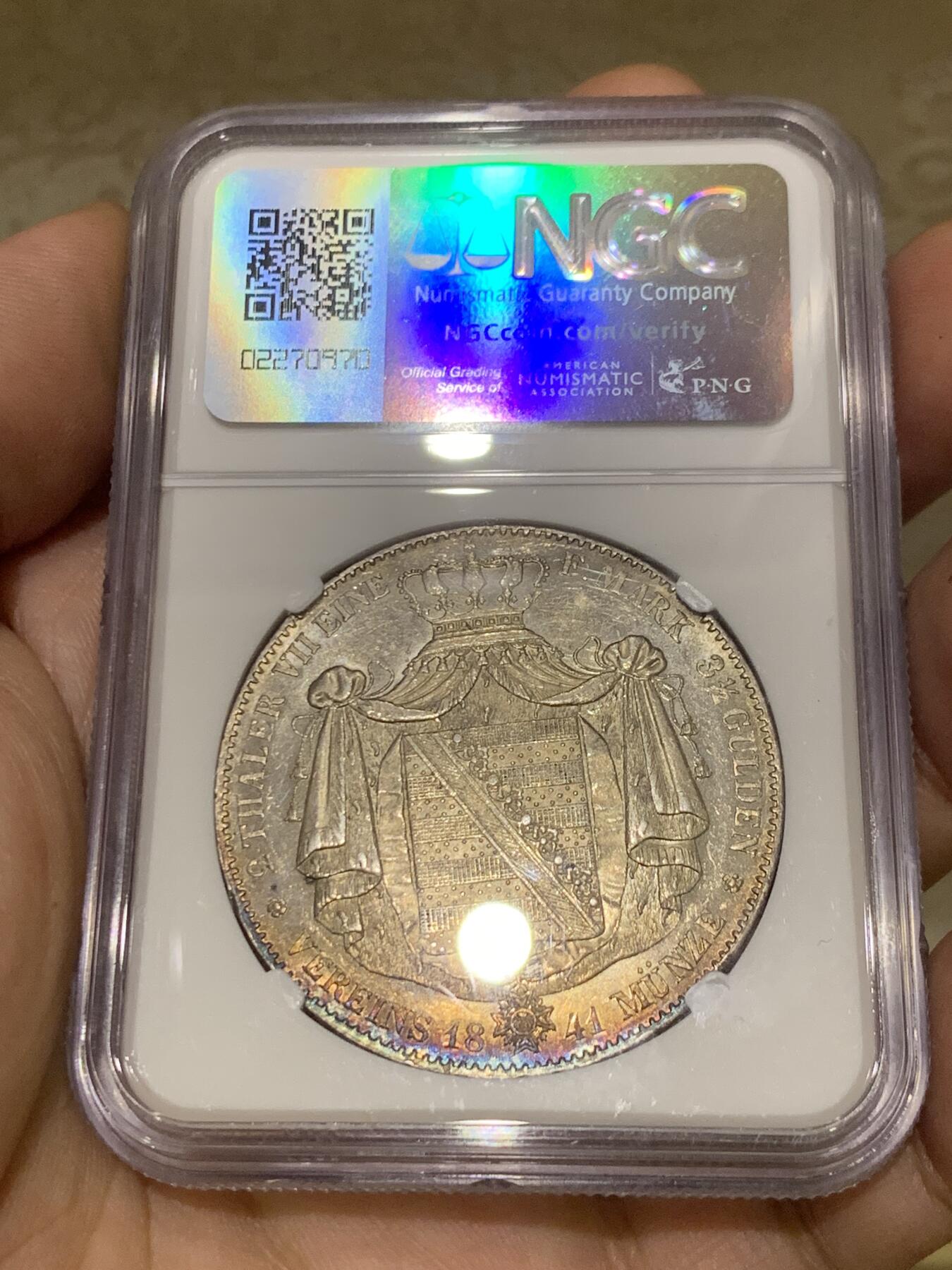 《竞宝斋》第424场 周日，周一，周二  3场连拍 （全场包邮） 唯一冠军分 NGC MS62 德国 1841 萨克森王国 弗里德里希·奥古斯特二世 流通2泰勒37克多的大银币 仅2枚入盒
