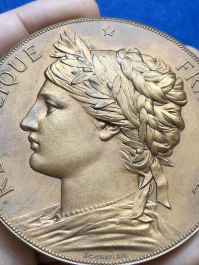 《竞宝斋》第424场 周日，周一，周二  3场连拍 （全场包邮） 名家J.C.chaplain1884年作品 法国宪法法律国民议会纪念大铜章 带原盒 168.9克 72.6mm 丰饶角铜标