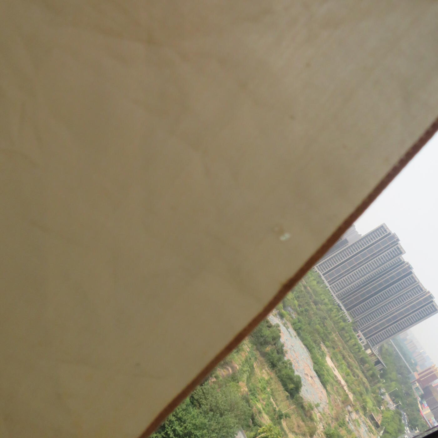 赴朝慰问团赠志愿军抗美援朝保家卫国手绢（丝质，有破洞）