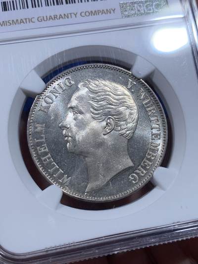 《竞宝斋》第424场 周日，周一，周二  3场连拍 （全场包邮） NGC MS63 德国 1859年 符腾堡 狮鹿盾徽流通泰勒 银币 少见品种 季军分 光度 细节都值得入藏 具体状态见视频 同分今年成交价已经到达6000 上涨幅度较大