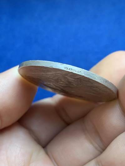 《竞宝斋》第424场 周日，周一，周二  3场连拍 （全场包邮） 法国巴黎油业委员会纪念银章，半裸女神手持蛇杖坐在油桶上，丰饶角AR，20.7克，38mm