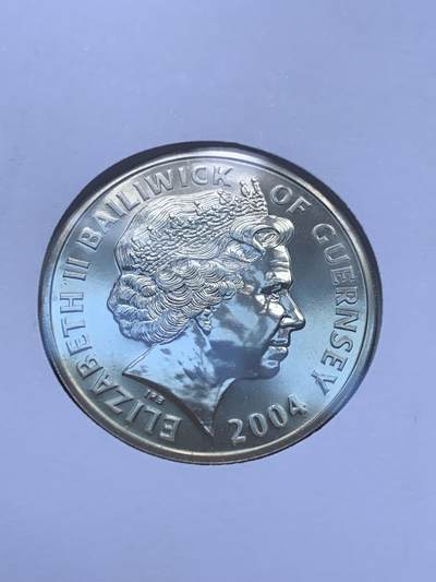 《竞宝斋》第424场 周日，周一，周二  3场连拍 （全场包邮） 英国根西岛2005年英国铁路系统150周年纪念限量邮币封，根西岛同题材5英镑克朗币，图案特鲁罗蒸汽机车，世界首款100英里每小时的火车。超大幅奢华设计。