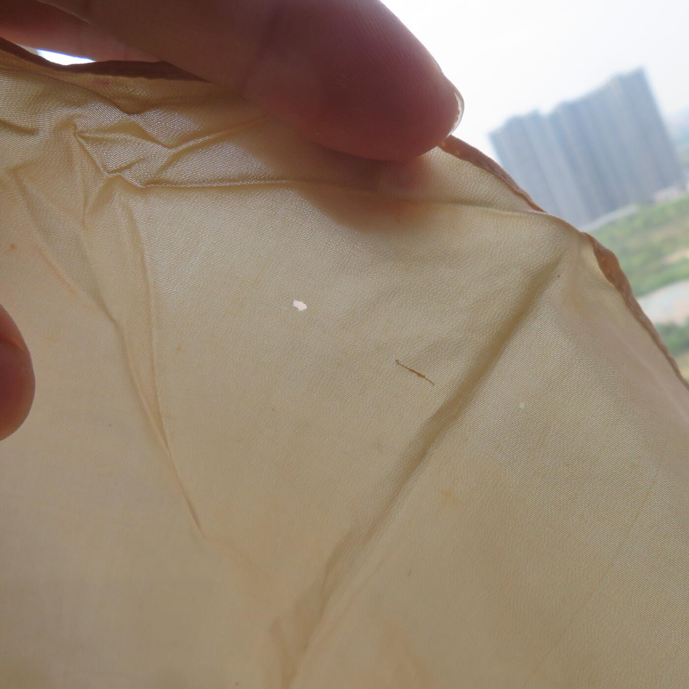 赴朝慰问团赠志愿军抗美援朝保家卫国手绢（丝质，有破洞）