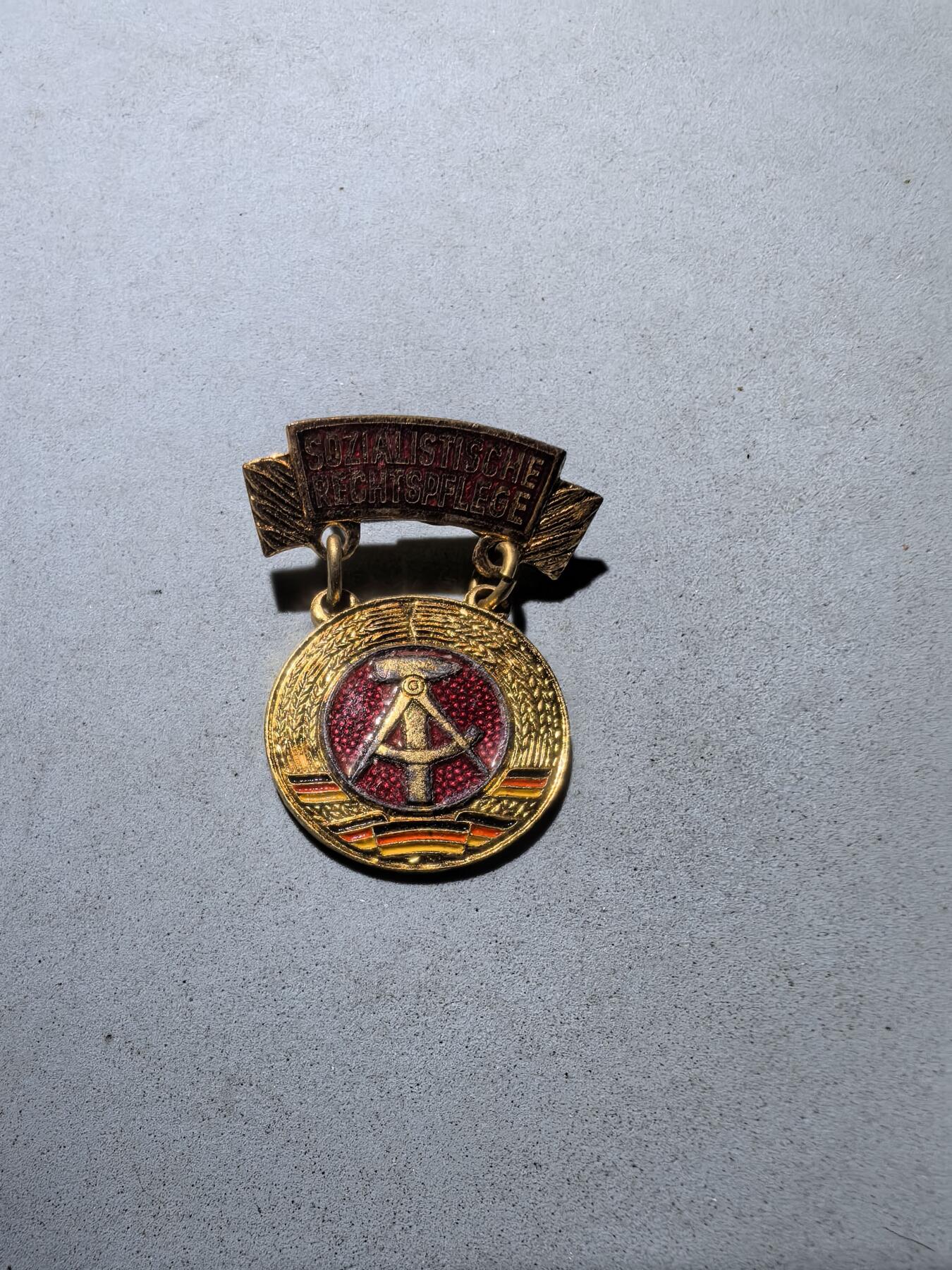 盛世勋华——号角文化勋章邮票专场拍卖第281期 东德教育部职业教育一等荣誉证章