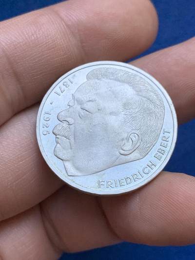 《竞宝斋》第424场 周日，周一，周二  3场连拍 （全场包邮） 联邦德国1975年5马克银币 德国史上首任总统艾伯特 原光UNC品相