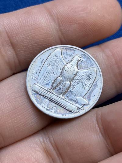 《竞宝斋》第424场 周日，周一，周二  3场连拍 （全场包邮） 意大利1927年鹰与束斧5里拉银币