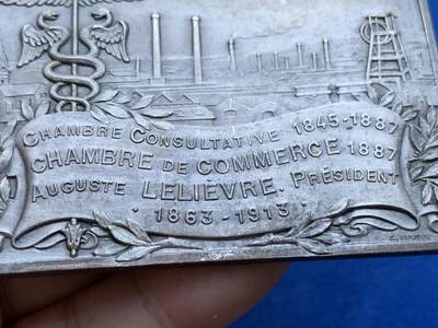 《竞宝斋》第424场 周日，周一，周二  3场连拍 （全场包邮） 法国皮埃尔商会欧洲矿业与铸造纪念镀银铜章 纪念奥古斯特·勒列夫尔主席50周年诞辰 90.9克 50.5*71mm 正方形铜标 原装包装盒保存 缪泽勒目录编号18/115 F