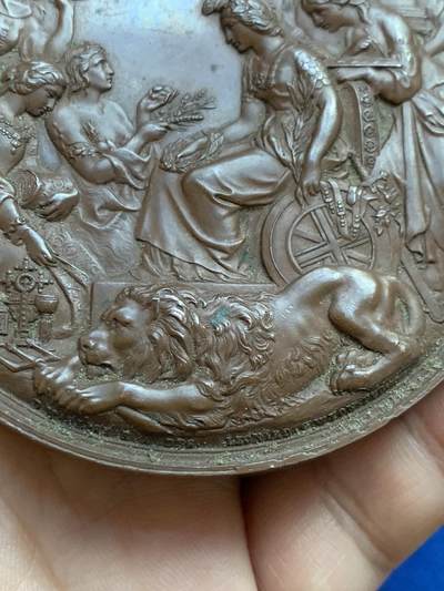 《竞宝斋》第424场 周日，周一，周二  3场连拍 （全场包邮） 1862年英国肯辛顿世博会纪念大铜章 Wyon设计 207.1克 76.2mm