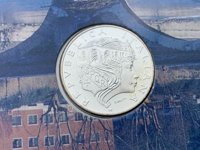 《竞宝斋》第424场 周日，周一，周二  3场连拍 （全场包邮） 意大利1991年米尔维奥桥500里拉银币 原册 835银 15克