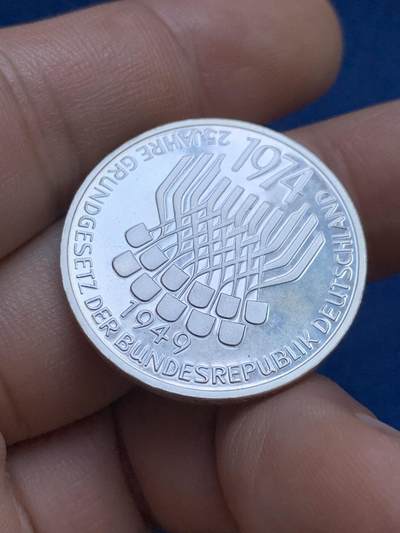 《竞宝斋》第424场 周日，周一，周二  3场连拍 （全场包邮） 联邦德国1974年5马克银币 宪法颁布25周年 原光UNC品相精制币