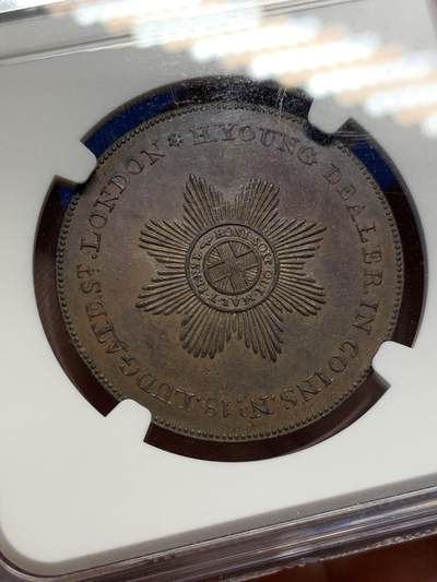 《竞宝斋》第424场 周日，周一，周二  3场连拍 （全场包邮） NGC MS63BN 英国1794年米德尔塞克斯郡1便士Token大铜币，非常漂亮的设计，正面建筑细节堪称纤毫毕现，精美程度令人叹为观止。1便士Token远比半便士少见的多