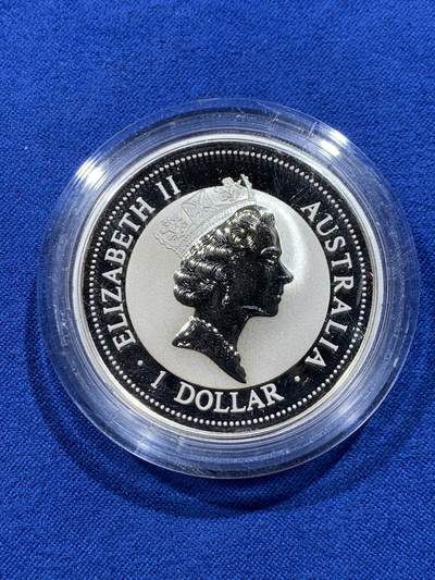 《竞宝斋》第424场 周日，周一，周二  3场连拍 （全场包邮） 澳大利亚 1997年 笑翠鸟 熊猫镶嵌银币 含纯银1盎司999银，镶嵌部分重0.5克黄金，发行1.5万枚，为上海国际钱币展而发行