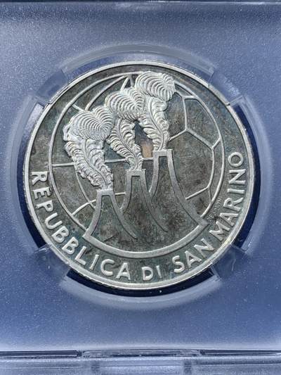 《竞宝斋》第424场 周日，周一，周二  3场连拍 （全场包邮） TQG MS61 圣马力诺2004年10欧元精制银币，22g，925银，有浓郁包浆原拆送评，不知道为什么精制币评出来是低分普制分数