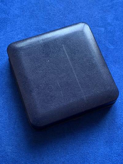 《竞宝斋》第424场 周日，周一，周二  3场连拍 （全场包邮） 法国卢瓦雷省蒙塔日市农业镀金铜章 农作细节丰富 51.2克 50mm 带盒 镀金保存很好