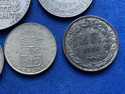 《竞宝斋》第424场 周日，周一，周二  3场连拍 （全场包邮） 五枚一组 多国银币 总重约59.1克 细节见图