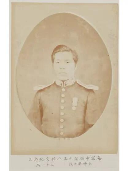 勋章奖章交易所2025年10月5拍卖 明治初期海军大尉定例六等旭日勋章+勋记一套