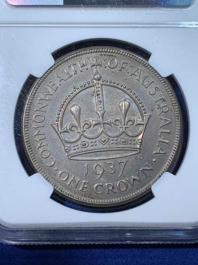 《竞宝斋》第424场 周日，周一，周二  3场连拍 （全场包邮） NGC MS63 澳大利亚1937年乔六高银克朗  澳大利亚唯一的克朗银币，漂亮的彩包浆。