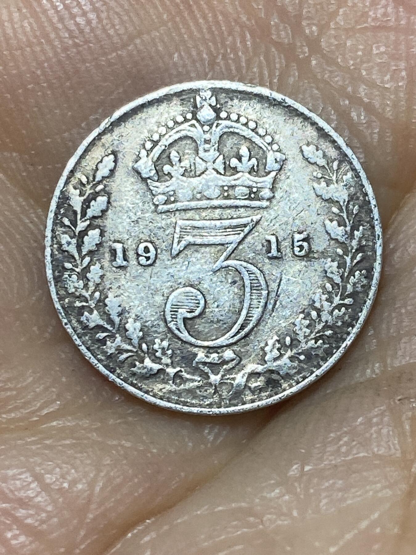 2025年第九十八场(总第一百二十四场）外国好品散币(免佣金) 英国🇬🇧1915年3便士银币(乔治五世第一版，925高银)