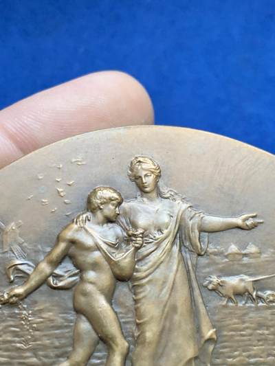 《竞宝斋》第424场 周日，周一，周二  3场连拍 （全场包邮） 法国科讷农业博览会纪念铜章 59.9克 47*48mm 丰饶角铜标