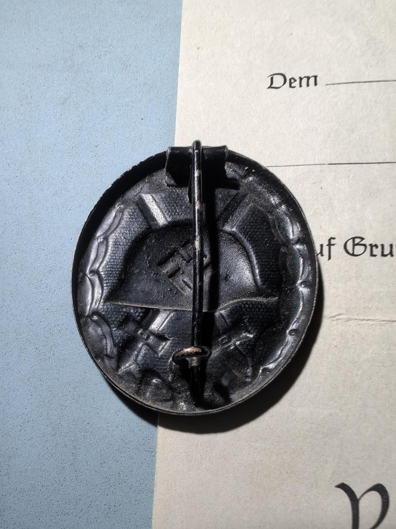 盛世勋华——号角文化勋章邮票专场拍卖第281期 德国（1939）铜级黑色战伤奖章 带1944年实发证书