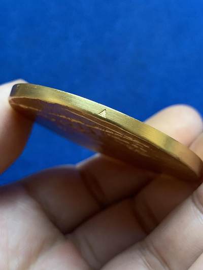 《竞宝斋》第424场 周日，周一，周二  3场连拍 （全场包邮） 法国卢瓦雷省蒙塔日市农业镀金铜章 农作细节丰富 51.2克 50mm 带盒 镀金保存很好