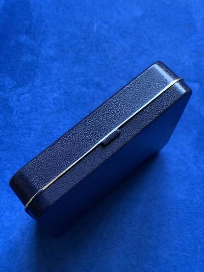 《竞宝斋》第424场 周日，周一，周二  3场连拍 （全场包邮） 法国卢瓦雷省蒙塔日市农业镀金铜章 农作细节丰富 51.2克 50mm 带盒 镀金保存很好