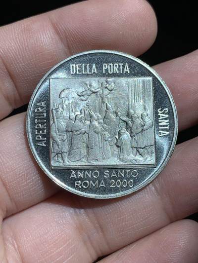 《竞宝斋》第424场 周日，周一，周二  3场连拍 （全场包邮） 教皇2000镀银纪念章 13.6克 34.4mm