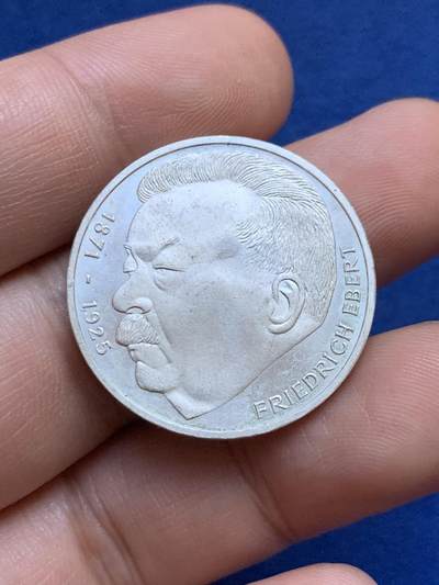 《竞宝斋》第424场 周日，周一，周二  3场连拍 （全场包邮） 联邦德国1975年5马克银币 德国史上首任总统艾伯特 原光UNC品相