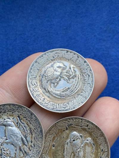 《竞宝斋》第424场 周日，周一，周二  3场连拍 （全场包邮） 三枚一组 法国私人定制鸟类银章 带有80%含银量银标 总重约13.2克 25.8mm