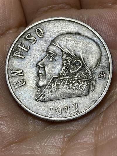 2025年第九十八场(总第一百二十四场）外国好品散币(免佣金) - 墨西哥🇲🇽1977年1比索(Thick date close to rim–厚日期鬓角和衣领相连版)