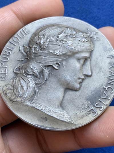 《竞宝斋》第424场 周日，周一，周二  3场连拍 （全场包邮） 法国1927年塞纳省体操协会纪念银章，花环玛丽安娜头像，丰饶角2AR边铭，50mm，71克