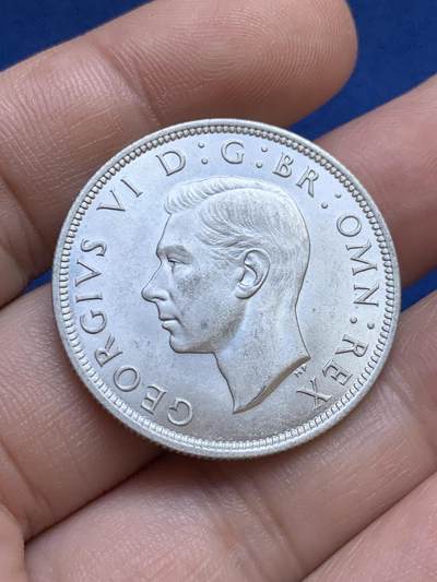 《竞宝斋》第424场 周日，周一，周二  3场连拍 （全场包邮） 英国1940年乔治六世半克朗银币 原光UNC品相