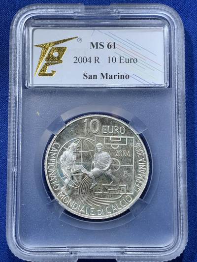 《竞宝斋》第424场 周日，周一，周二  3场连拍 （全场包邮） TQG MS61 圣马力诺2004年10欧元精制银币，22g，925银，有浓郁包浆原拆送评，不知道为什么精制币评出来是低分普制分数
