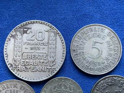 《竞宝斋》第424场 周日，周一，周二  3场连拍 （全场包邮） 五枚一组 多国银币 总重约59.1克 细节见图